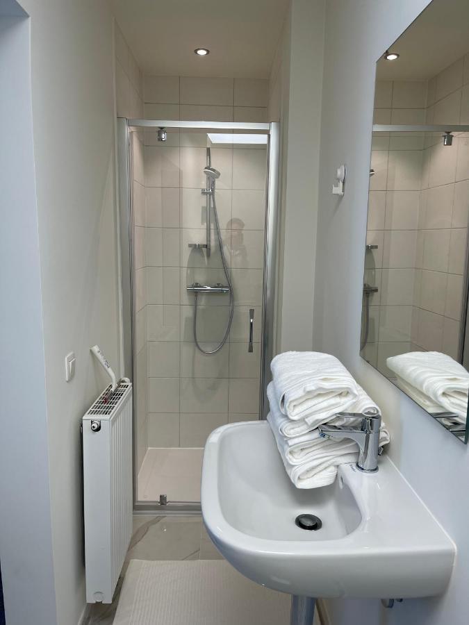 Mooie Kamer In Centrum Brugge Met Badkamer Bagian luar foto