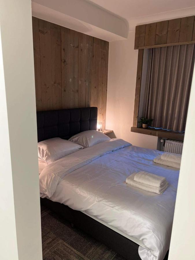Mooie Kamer In Centrum Brugge Met Badkamer Bagian luar foto