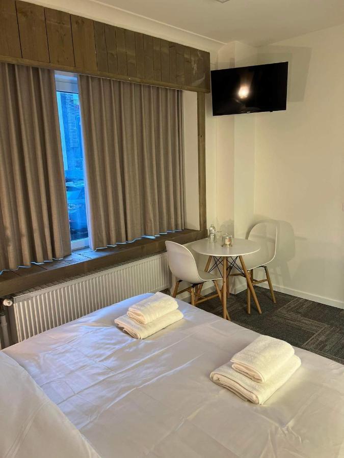 Mooie Kamer In Centrum Brugge Met Badkamer Bagian luar foto